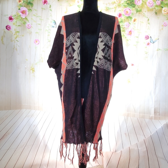 Blu Pepper Sweaters - Perch tribal printed fringe kimonos wrap